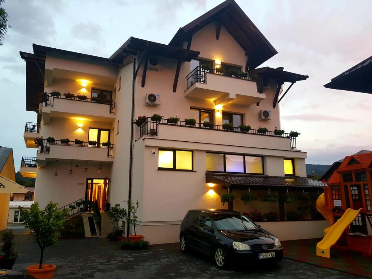 Hotel Buchenland Gura Humorului Buitenkant foto