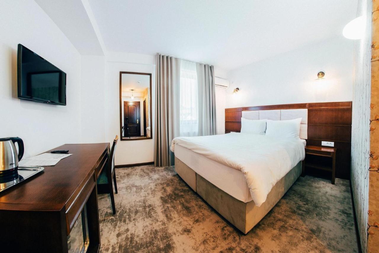 Hotel Buchenland Gura Humorului Buitenkant foto