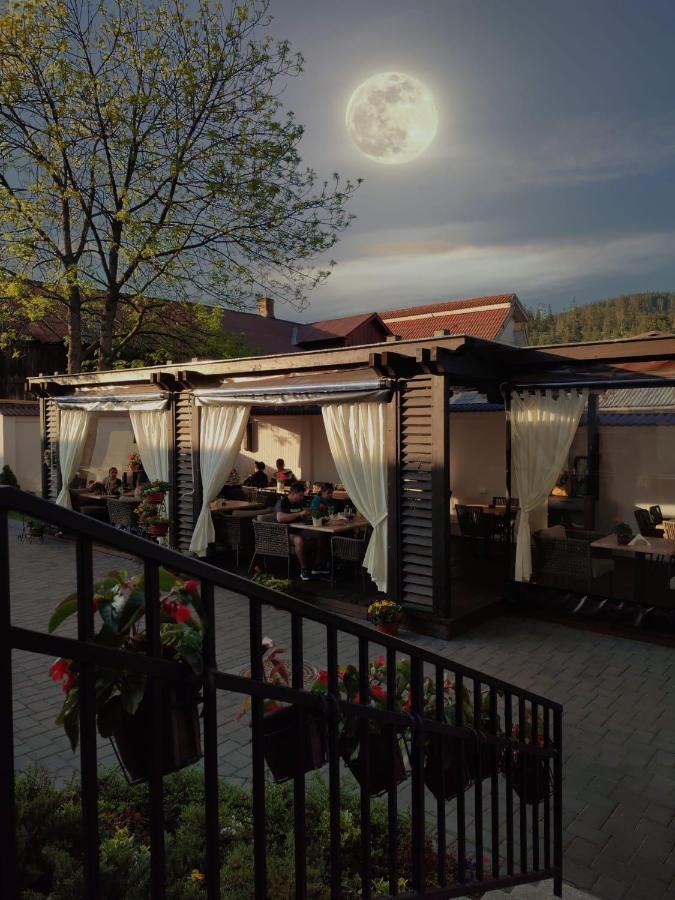 Hotel Buchenland Gura Humorului Buitenkant foto