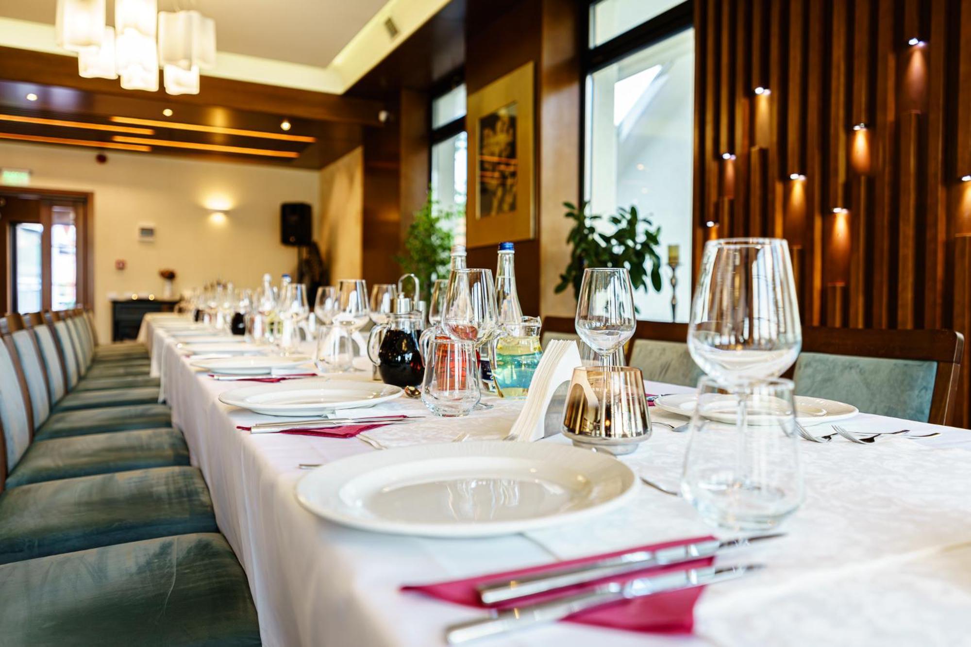 Hotel Buchenland Gura Humorului Buitenkant foto