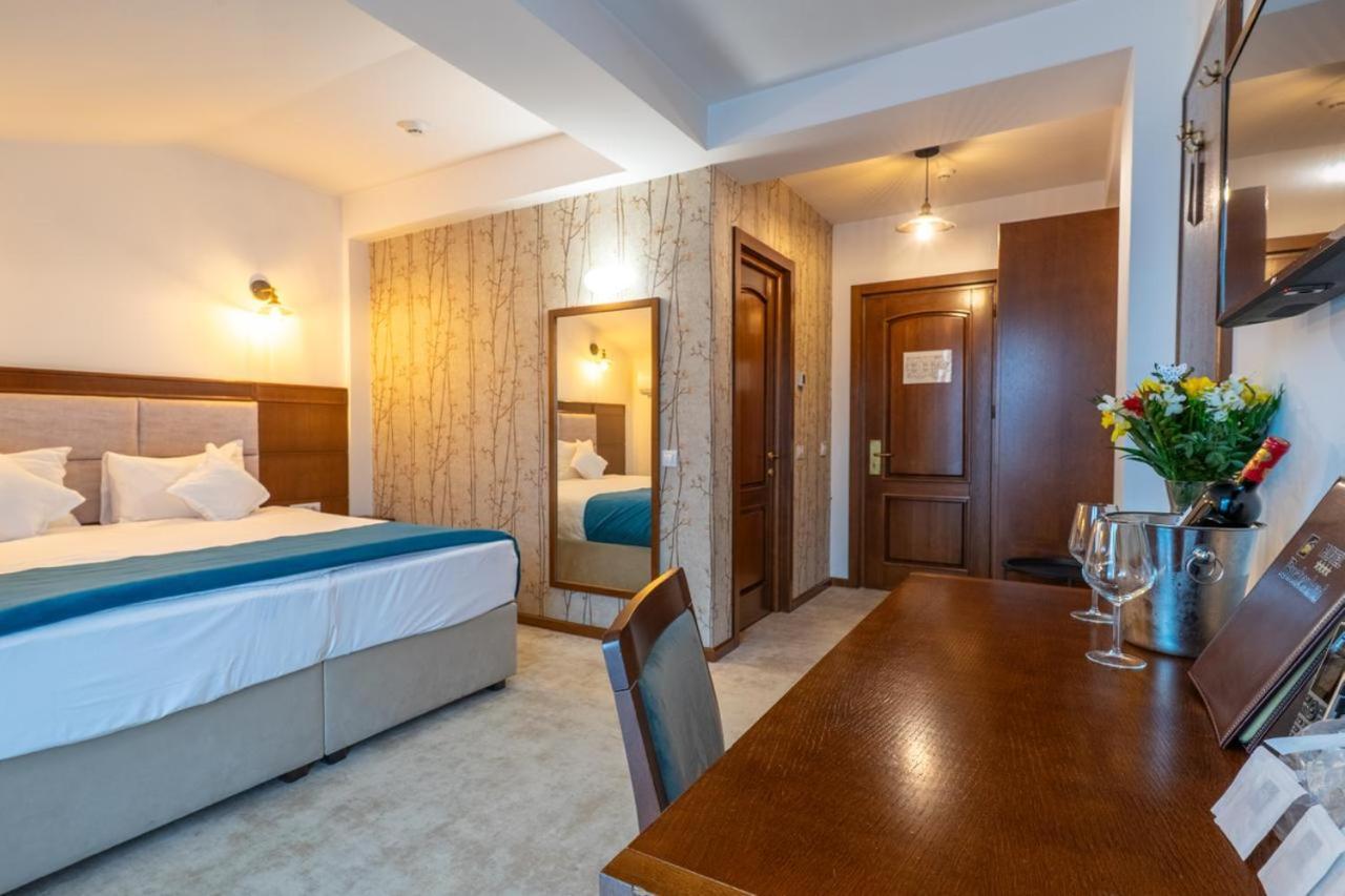 Hotel Buchenland Gura Humorului Buitenkant foto