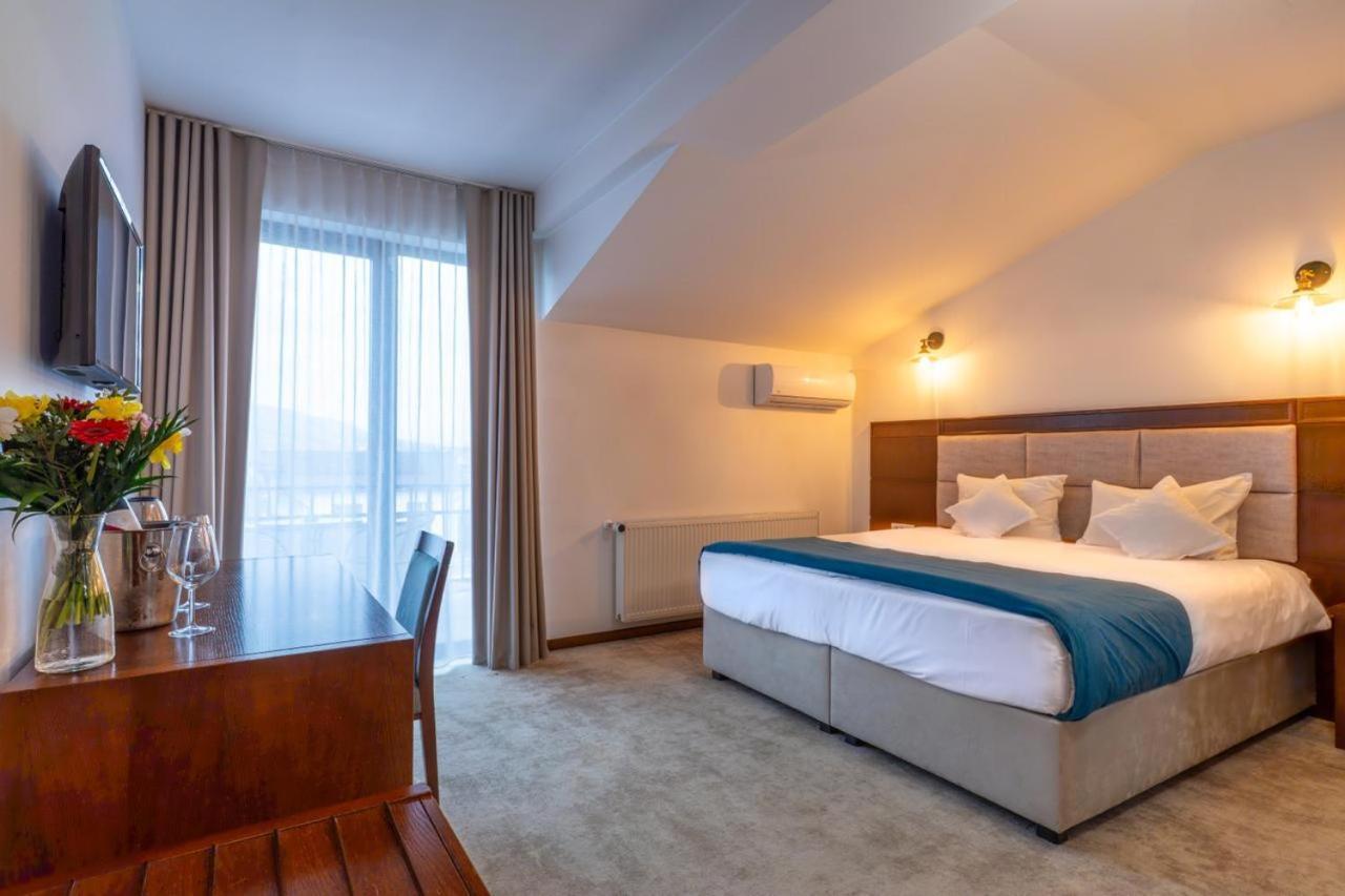 Hotel Buchenland Gura Humorului Buitenkant foto