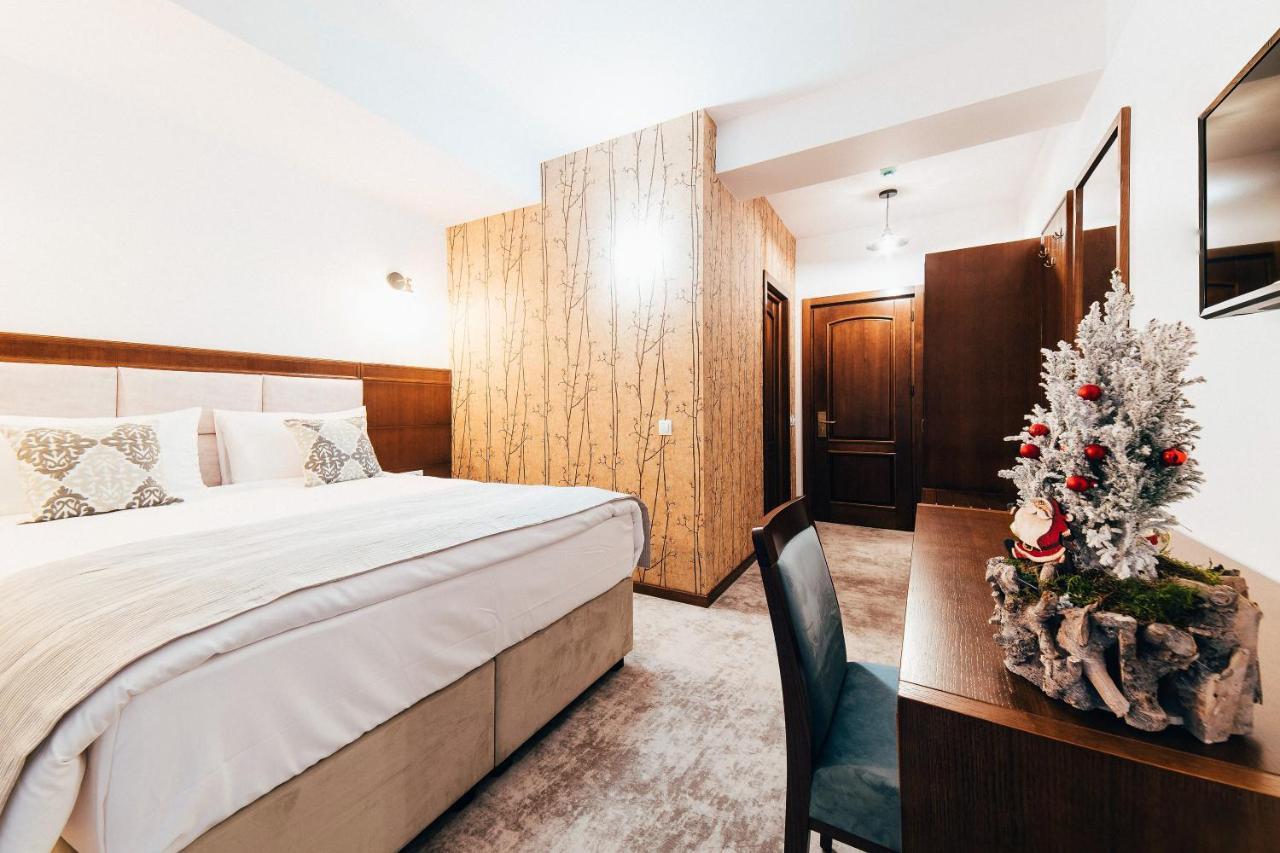 Hotel Buchenland Gura Humorului Buitenkant foto