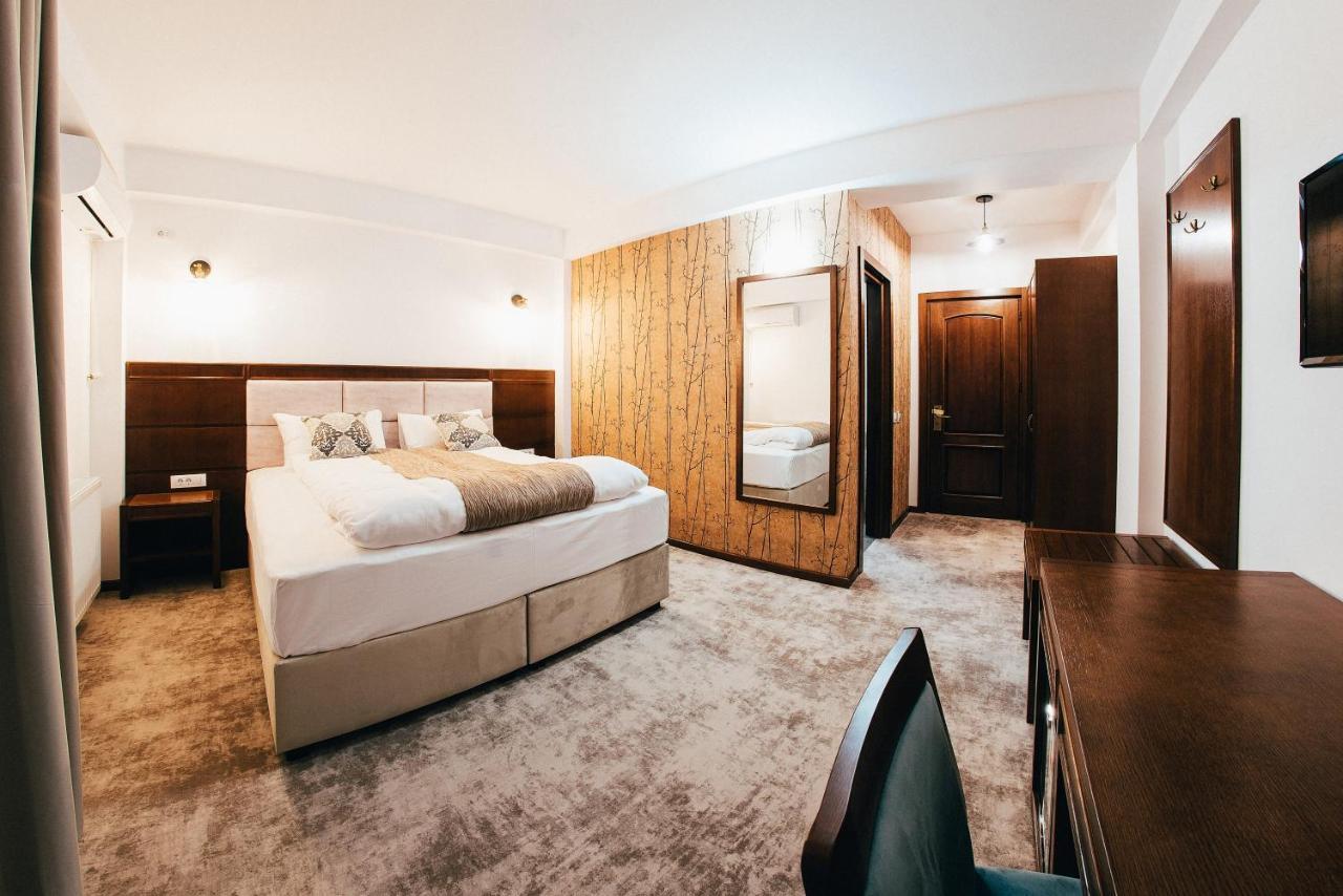 Hotel Buchenland Gura Humorului Buitenkant foto
