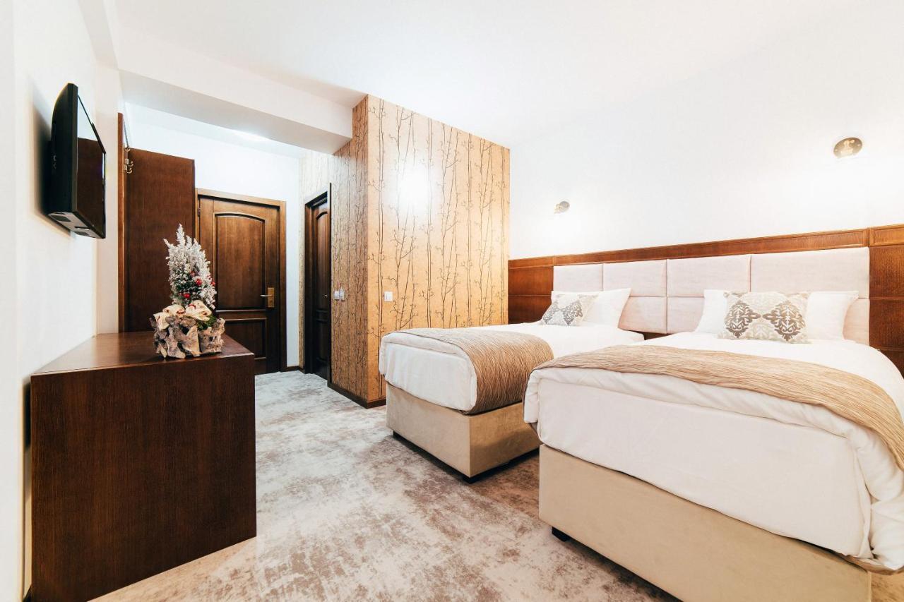 Hotel Buchenland Gura Humorului Buitenkant foto